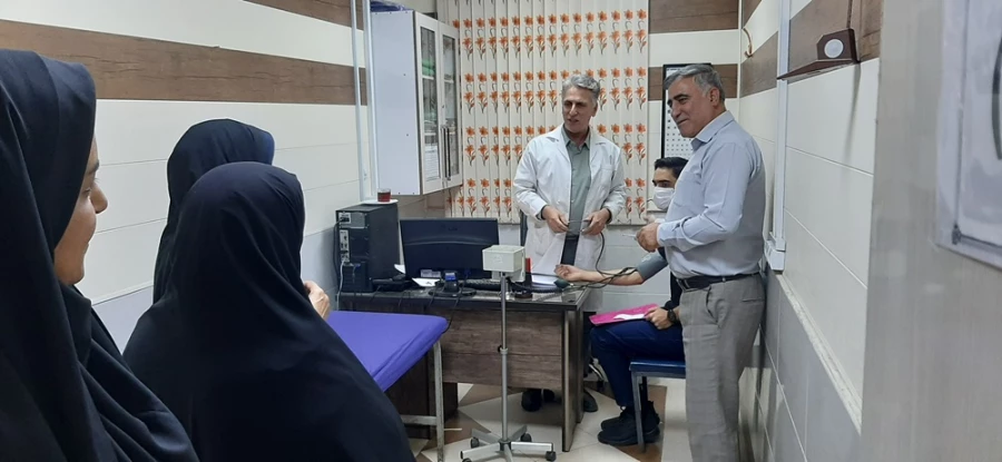 بازدید سرپرست دانشگاه فرهنگیان لرستان از روند معاینات پزشکی داوطلبان ۱۴۰۴ در بروجرد 6