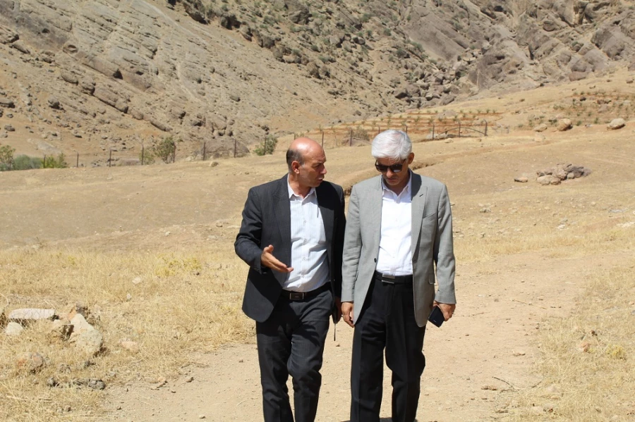 بازدید مسئولان استانی از زمین پیشنهادی طرح جامع دانشگاه فرهنگیان لرستان 9
