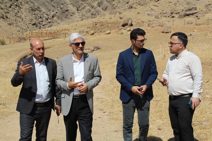 بازدید مسئولان استانی از زمین پیشنهادی طرح جامع دانشگاه فرهنگیان لرستان 10