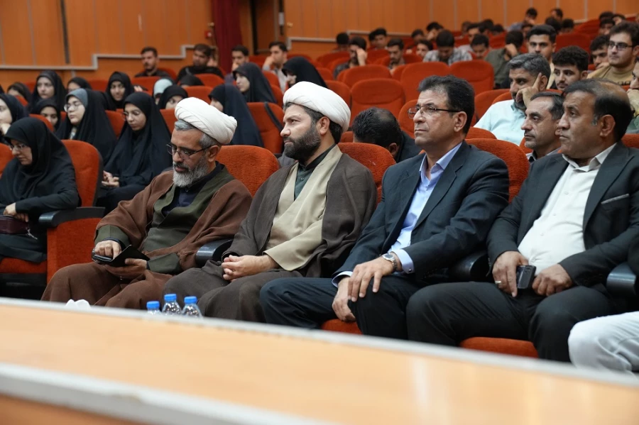 نشست بصیرتی «نسل جوان، پرچمدار استکبارستیزی» در دانشگاه فرهنگیان لرستان 11