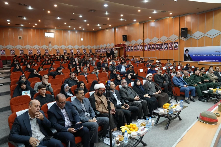 مکتب امام حسین (ع) پیام آور وحدت، ایثار و آزادگی است 4