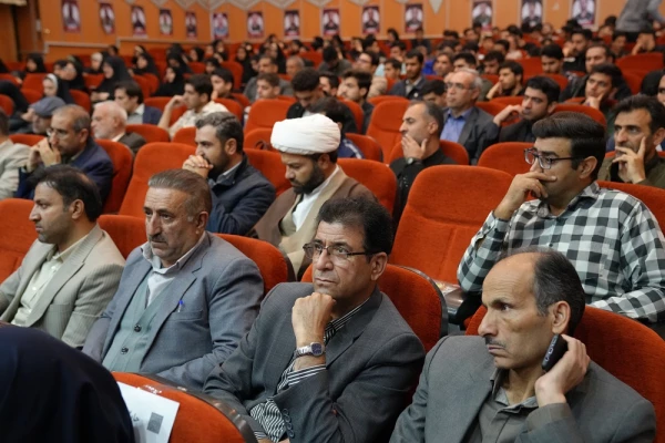 مکتب امام حسین (ع) پیام آور وحدت، ایثار و آزادگی است 6