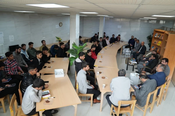  برگزاری پویش کتاب و کتابخوانی در پردیس علامه طباطبایی لرستان 5