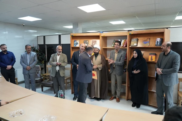  برگزاری پویش کتاب و کتابخوانی در پردیس علامه طباطبایی لرستان 16