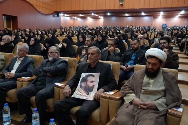 معلمانی که از شهدا الگو بگیرند، جامعه ای با کرامت می سازند 2