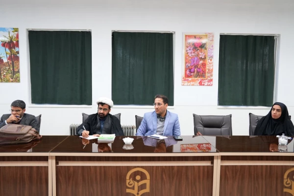 نشست صمیمی اعضای هیئت علمی مرکز شهید میرشاکی الیگودرز با مسئولان استانی دانشگاه فرهنگیان لرستان 6