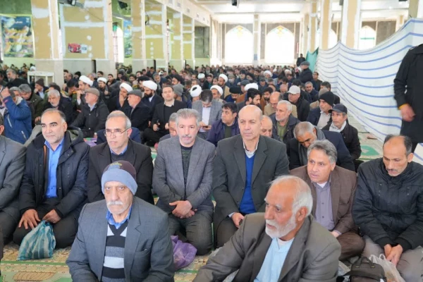 حضور مسئولان دانشگاه فرهنگیان لرستان در مراسم گرامی داشت ۹ دی در مصلای الغدیر خرم آباد 5