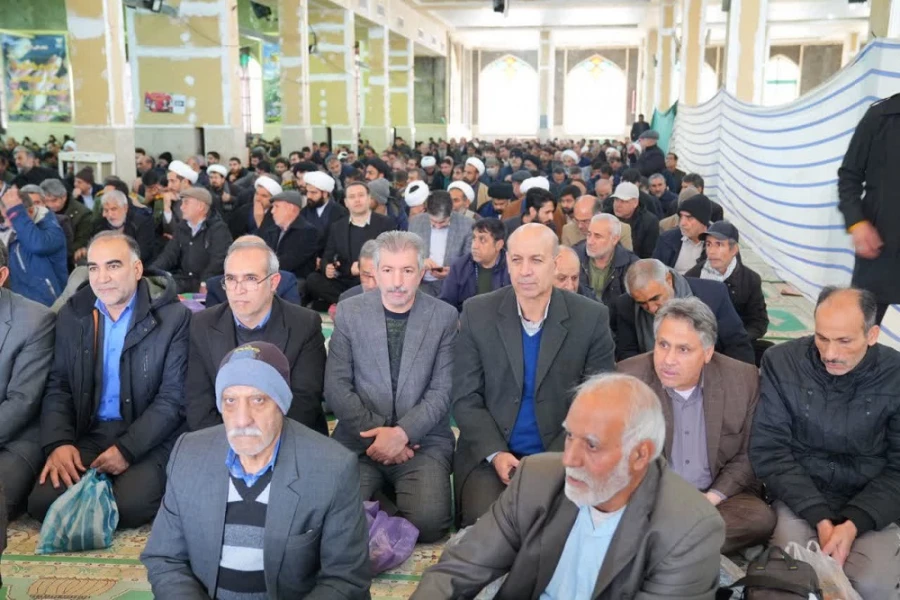 حضور مسئولان دانشگاه فرهنگیان لرستان در مراسم گرامی داشت ۹ دی در مصلای الغدیر خرم آباد 5