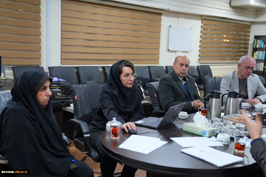 برگزاری جلسه تخصصی بررسی و نقد شناسنامه فنی فضاهای فیزیکی پردیس ها و مراکز دانشگاه فرهنگیان استان 4