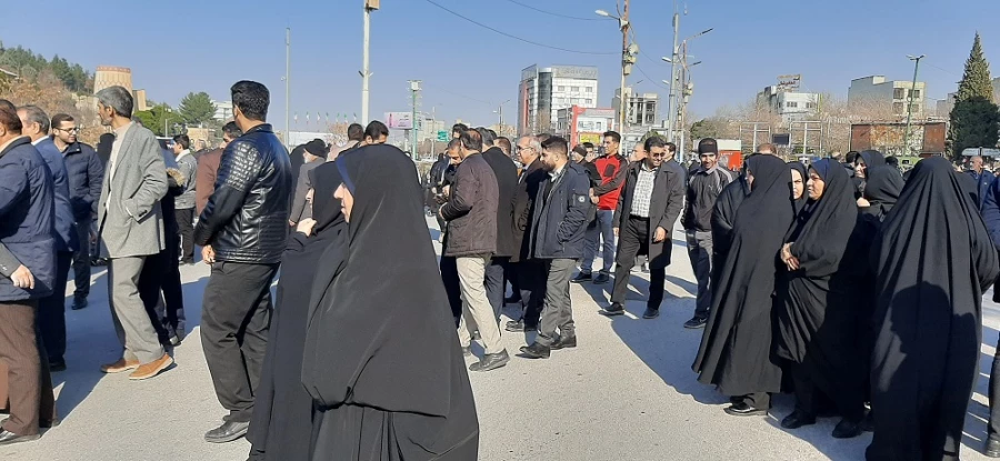 حضور کارکنان دانشگاه فرهنگیان لرستان در محکومیت اغتشاشات اخیر  5