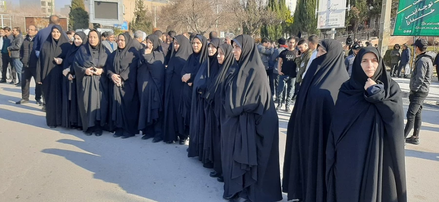 حضور کارکنان دانشگاه فرهنگیان لرستان در محکومیت اغتشاشات اخیر  7