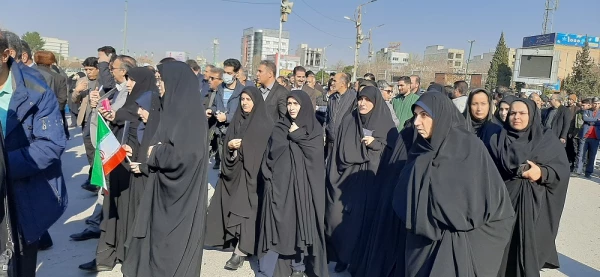 حضور کارکنان دانشگاه فرهنگیان لرستان در محکومیت اغتشاشات اخیر  10