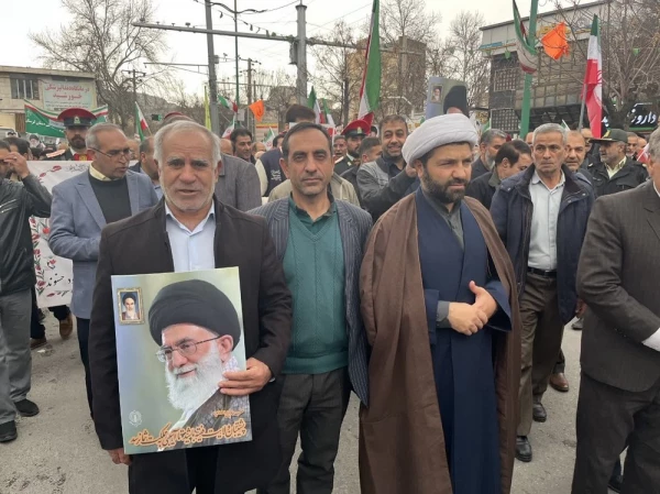 حضور پرشور اساتید و کارکنان دانشگاه فرهنگیان لرستان در راهپیمایی یوم الله ۲۲بهمن ۱۴۰۴  5