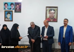 دیدار مسئولان دانشگاه فرهنگیان لرستان با خانواده شهید دکتر رضا جمشیدی 5