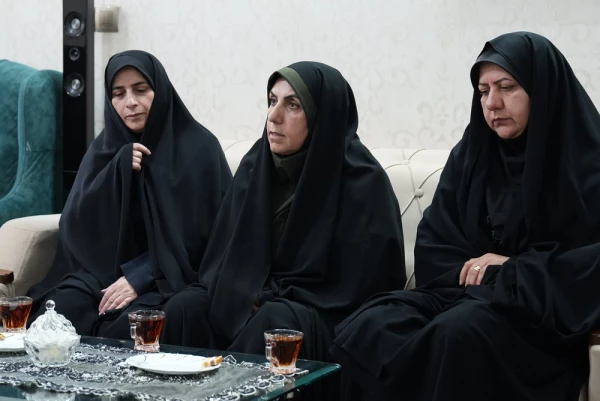 دیدار مسئولین دانشگاه فرهنگیان لرستان با خانواده معزز شهید باغبان و عزیزی 4
