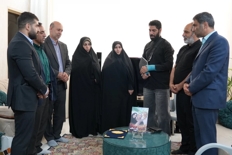 دیدار مسئولین دانشگاه فرهنگیان لرستان با خانواده معزز شهید باغبان و عزیزی 8