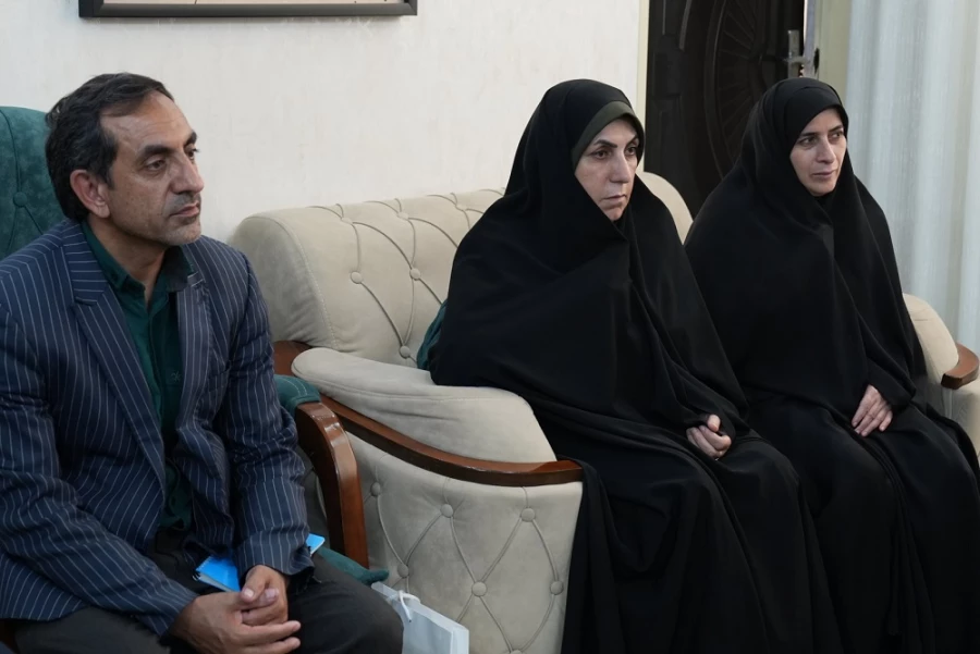 دیدار مسئولین دانشگاه فرهنگیان لرستان با خانواده معزز شهید باغبان و عزیزی 10