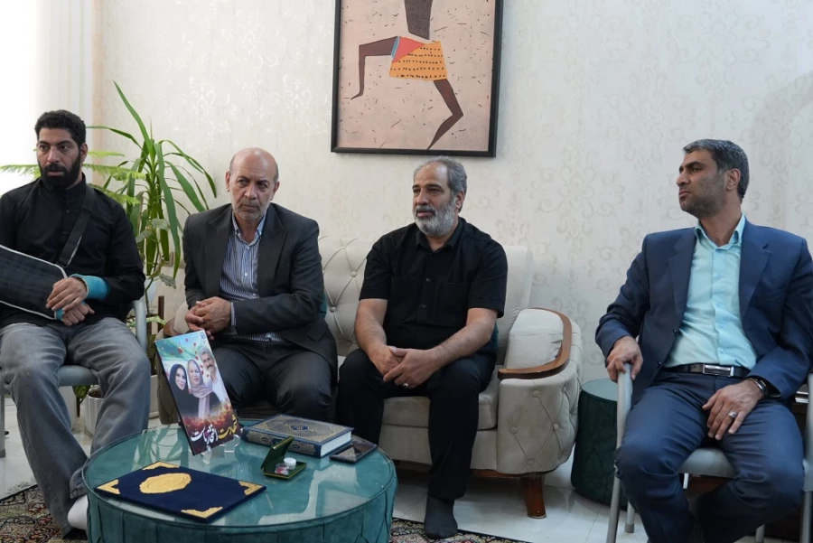 دیدار مسئولین دانشگاه فرهنگیان لرستان با خانواده معزز شهید باغبان و عزیزی 11